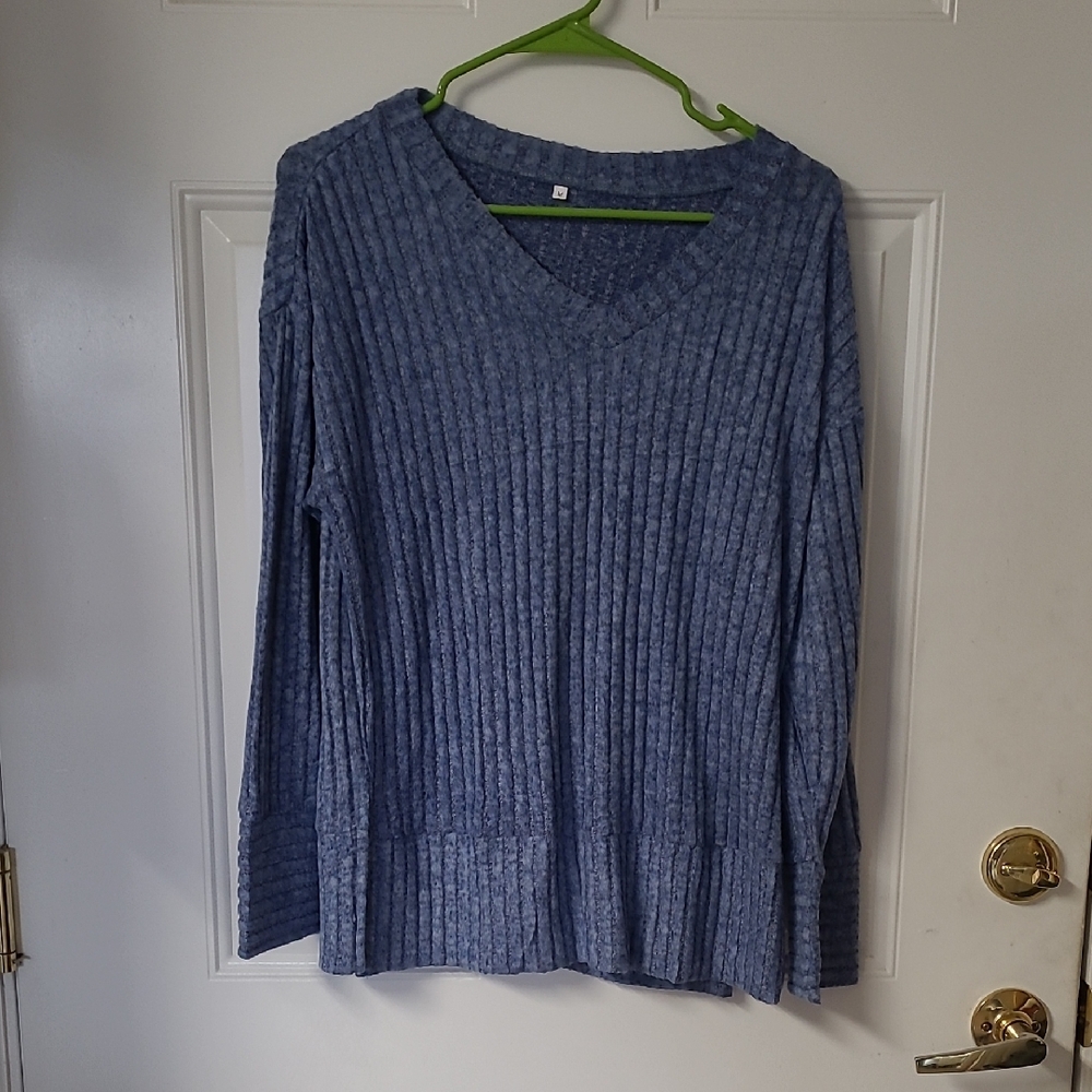 Chic Blue V-Neck Ribbed Sweater